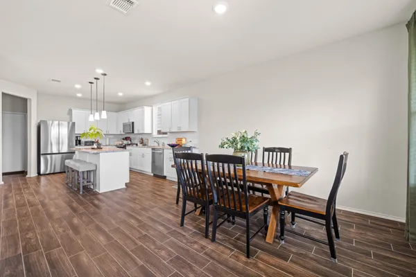 $2,000 | 416 Bella Luna Way, Liberty Hill, TX 78642
