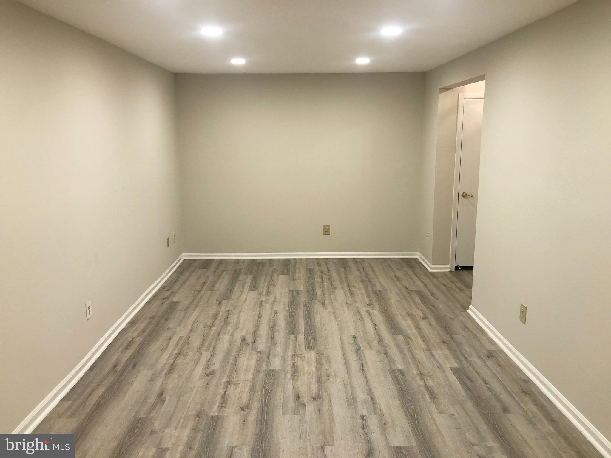 10700 Kings Riding Way, Unit T217 Rockville, MD 20852 - Photo 4 of 18 Living room