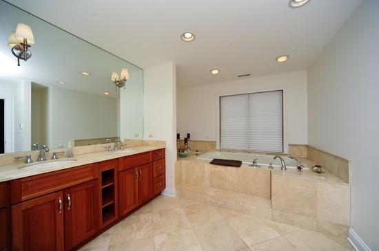 1989 Old Briar Road Highland Park, IL 60035 - Photo 12 of 25
