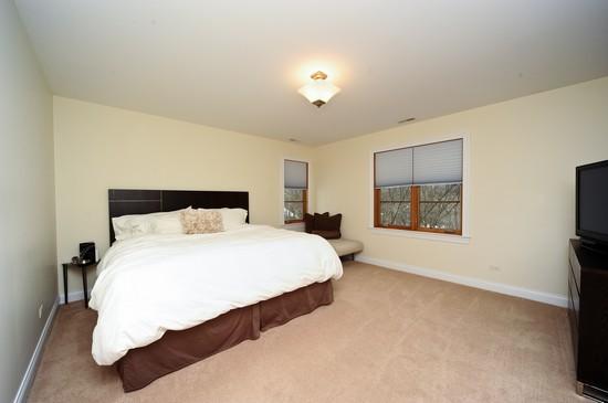 1989 Old Briar Road Highland Park, IL 60035 - Photo 14 of 25
