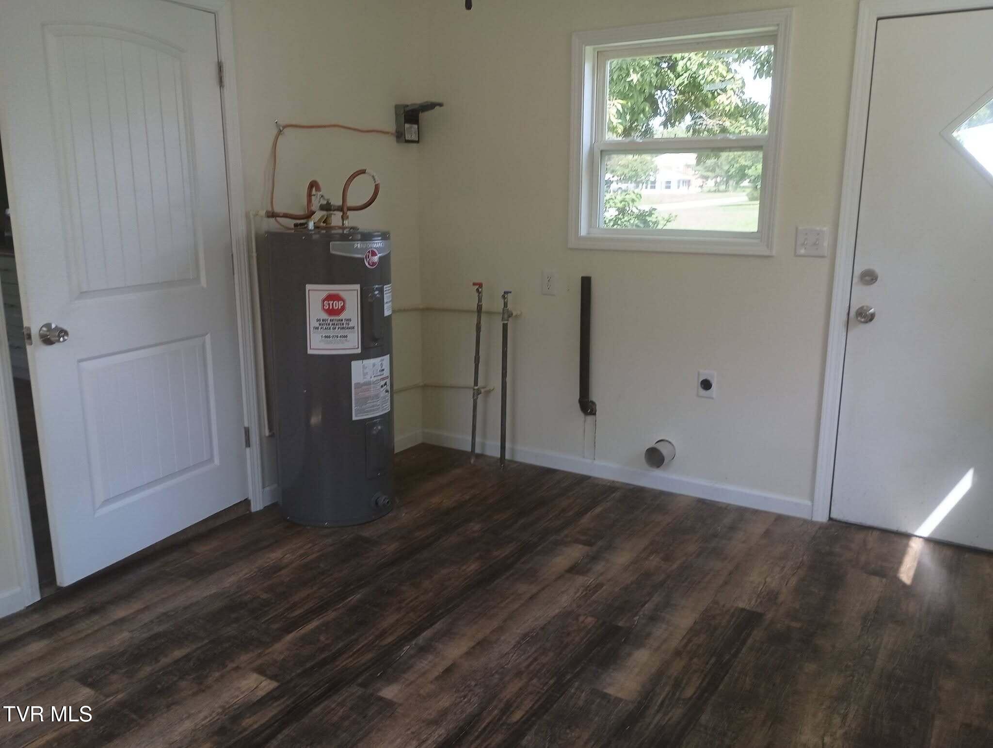 230 Mohawk Creek Road Midway, TN 37809 - Photo 22 of 35 Laundry Room