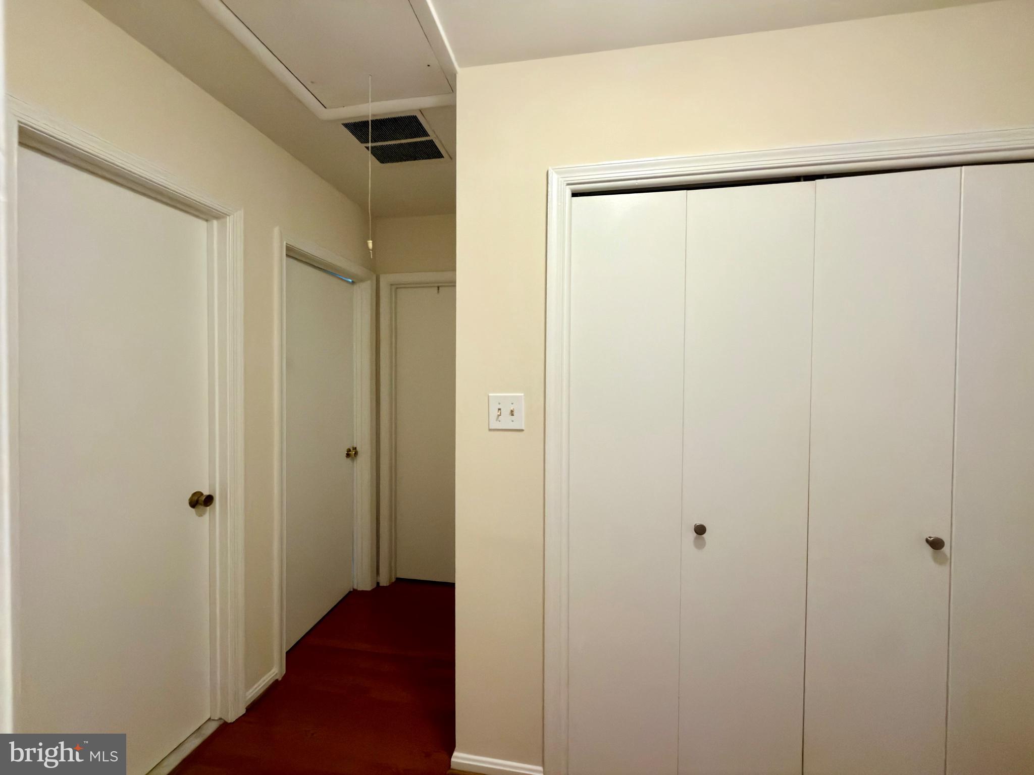 8535 Hilltop Road Vienna, VA 22180 - Photo 10 of 25 Gallery Image 10