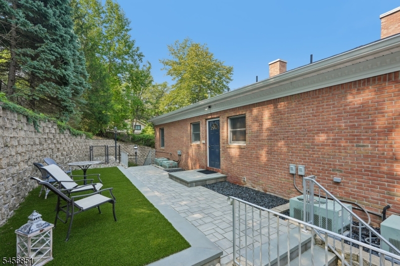 53 Broadway, Unit D Park Ridge, NJ 07656 - Photo 25 of 30 Gallery Image 25