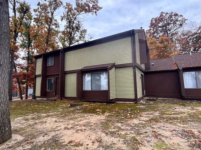 $1,025 | 7640 Timbercreek Court, Unit 4, Portage, MI 49024