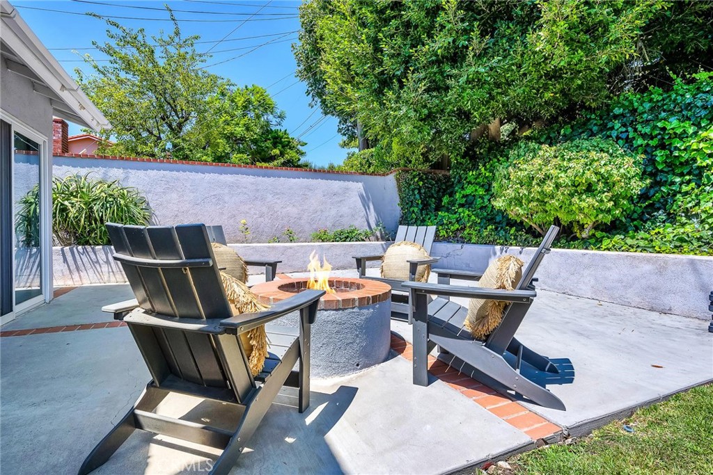 28084 Ella Road Rancho Palos Verdes, CA 90275 - Photo 25 of 38 an outdoor sitting area with furniture and garden