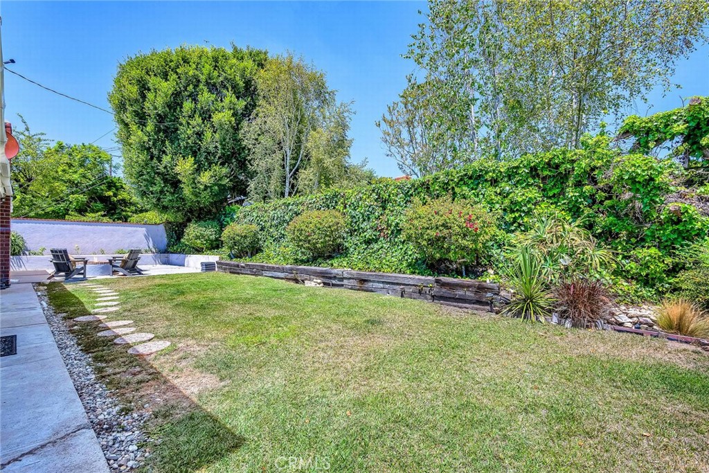 28084 Ella Road Rancho Palos Verdes, CA 90275 - Photo 32 of 38 an aerial view of a house