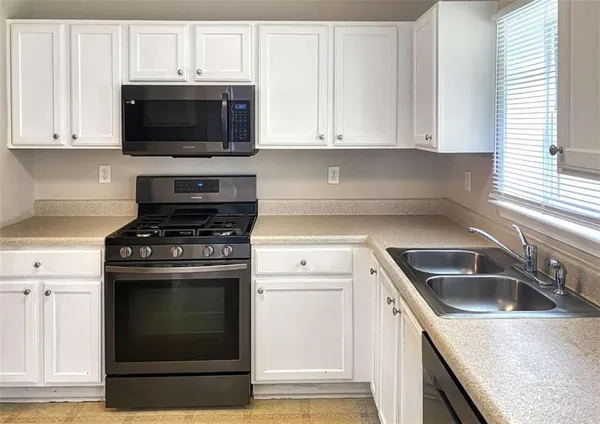 $2,200 | 2550 Plymouth Way Southeast, Conyers, GA 30013