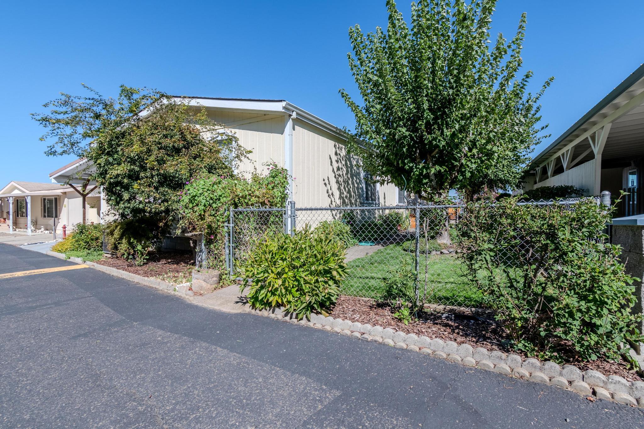 3955 South Stage Road, Unit 72 Medford, OR 97501 - Photo 3 of 28 01-2