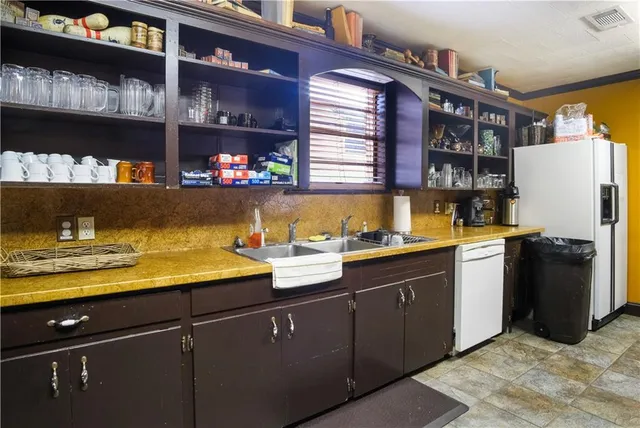 $590,000 | 3466 Highway 112, Forest Hill, LA 71430