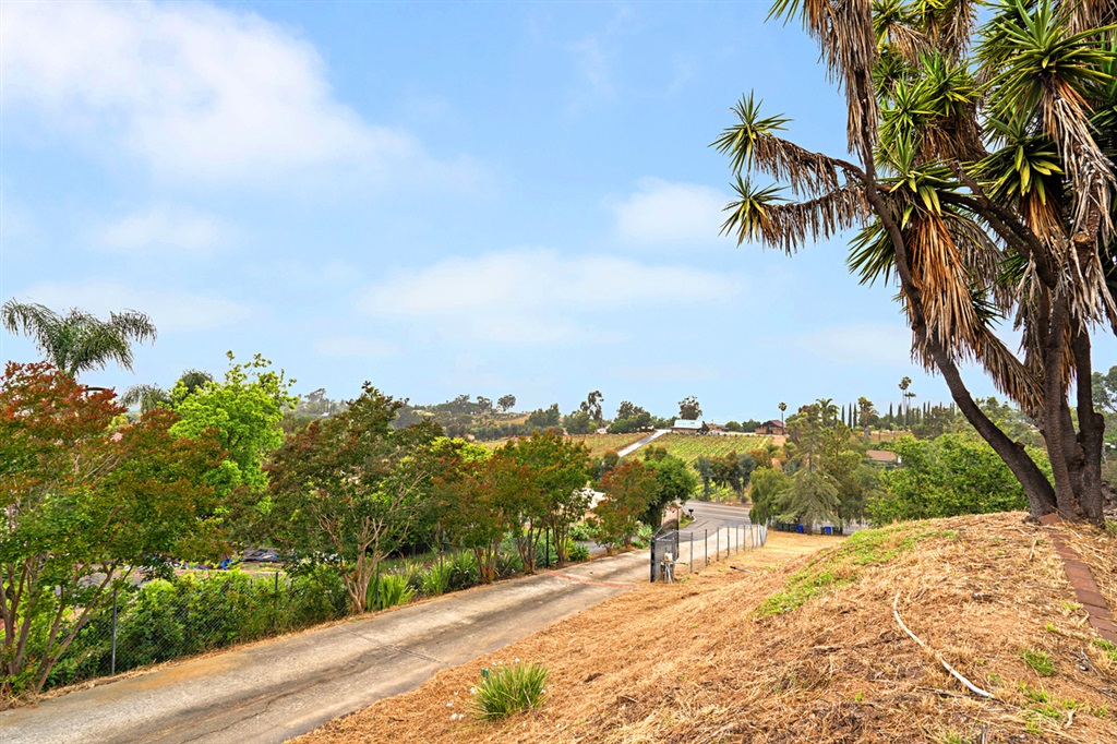 1933 East Mission Road Fallbrook, CA 92028 - Photo 22 of 23