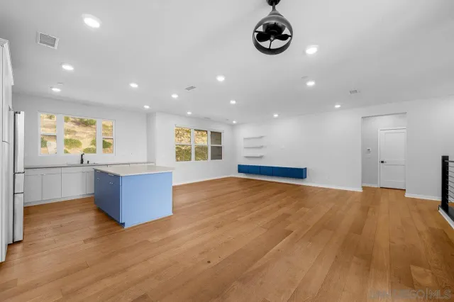 $1,395,000 | 2776 Via Alta Place, San Diego, CA 92108