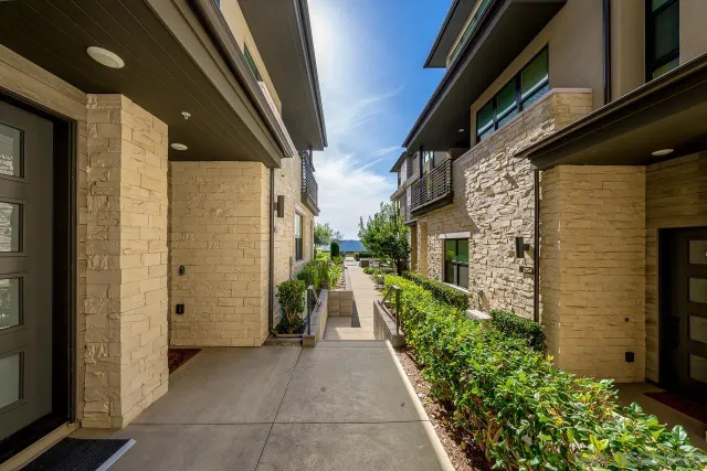 $1,395,000 | 2776 Via Alta Place, San Diego, CA 92108