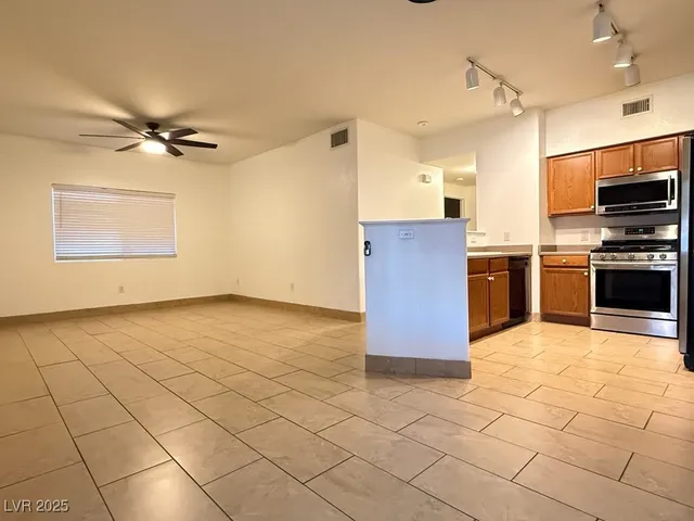$1,550 | 9303 Gilcrease Avenue, Unit 1179, Las Vegas, NV 89149