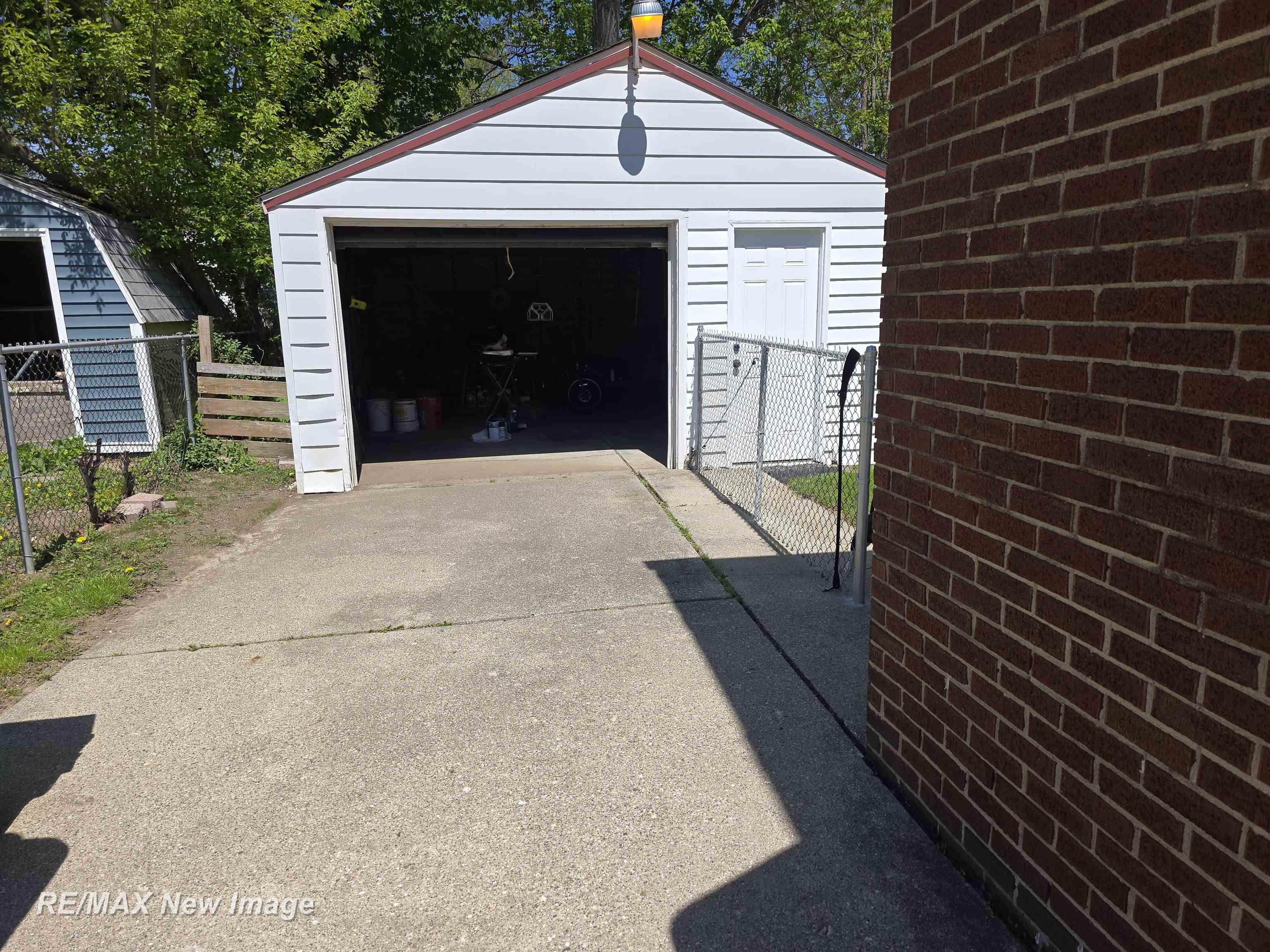 2906 Brandon Street Flint, MI 48503 - Photo 37 of 42