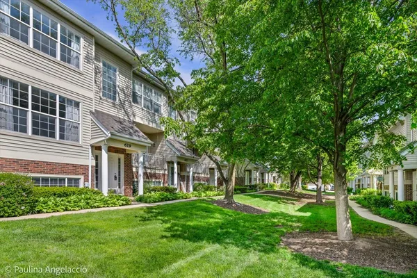 $389,000 | 629 Pheasant Trail, St. Charles, IL 60174