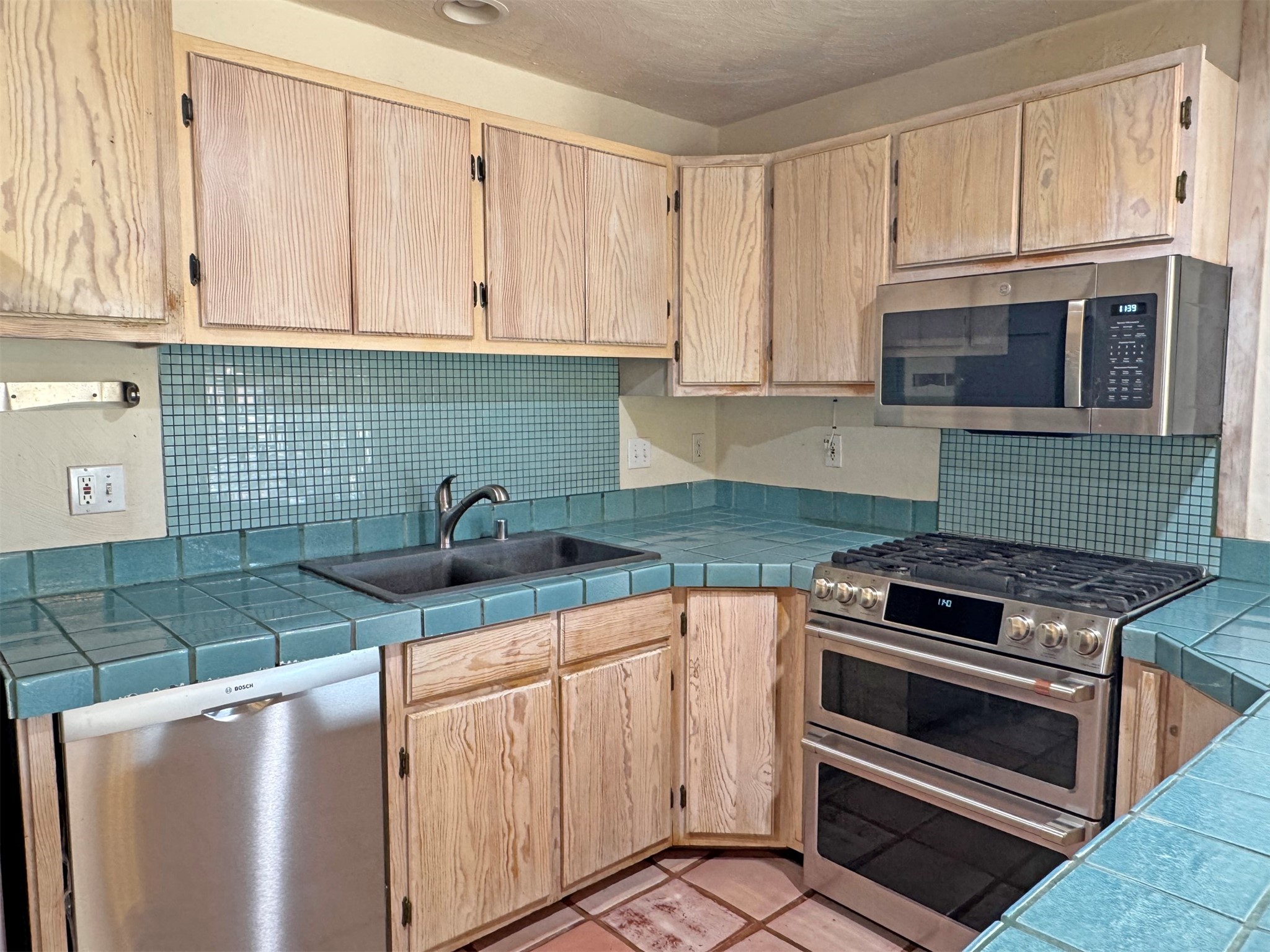 363 Monte Vista Road Taos, NM 87571 - Photo 13 of 38