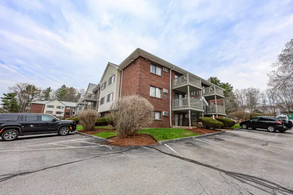 $250,000 | 35 Andrew Street, Unit 30, Manchester, NH 03104