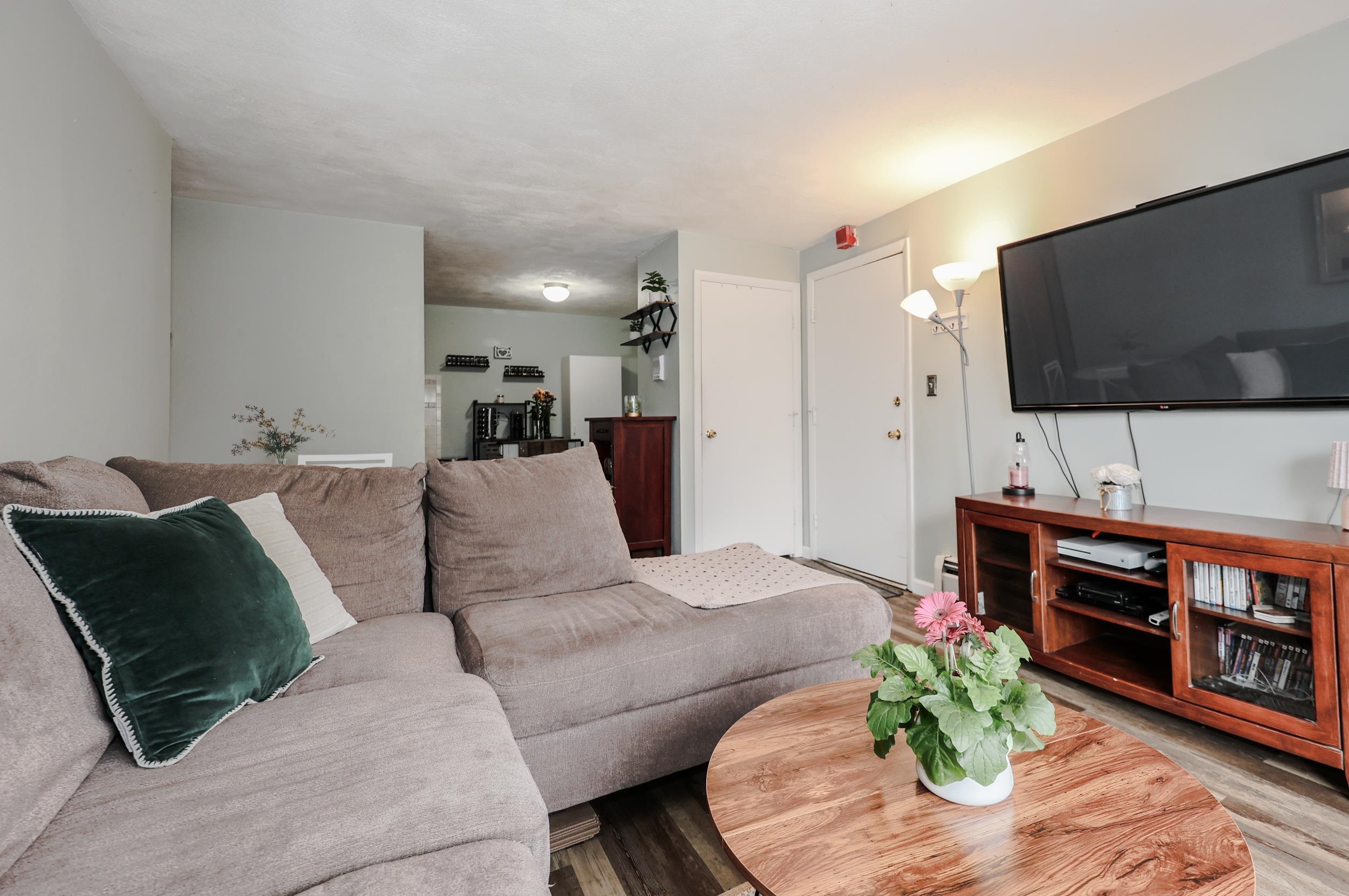 35 Andrew Street, Unit 30 Manchester, NH 03104 - Photo 4 of 26
