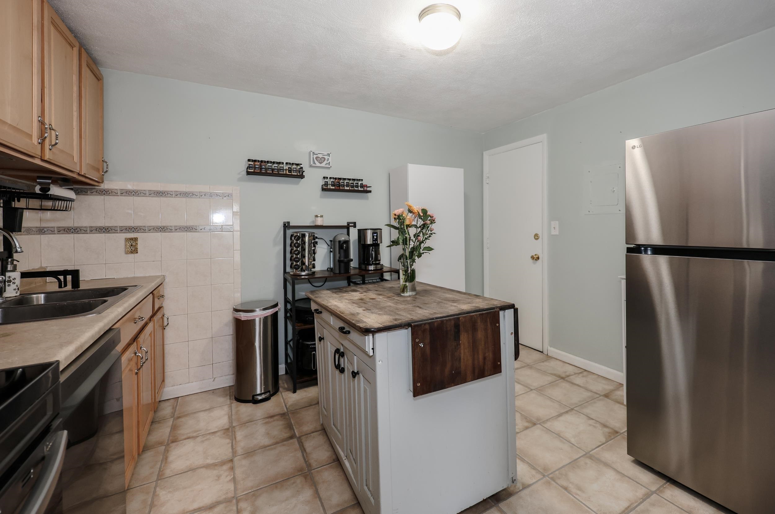 35 Andrew Street, Unit 30 Manchester, NH 03104 - Photo 10 of 26