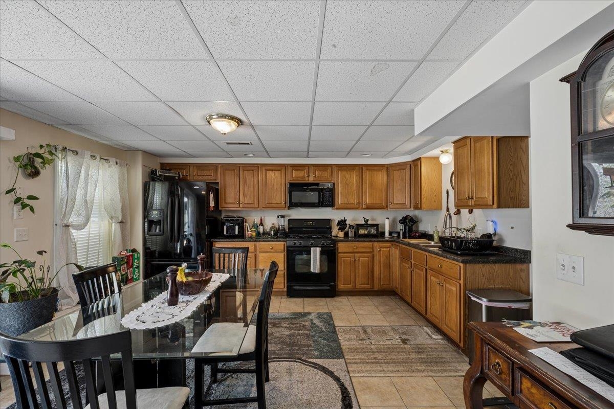 85 Odell Road Sandown, NH 03873 - Photo 24 of 40