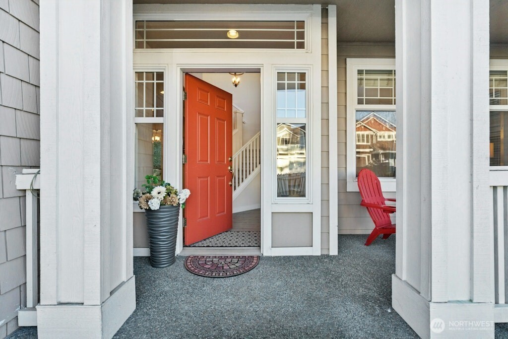 1807 Northeast 26th Place Renton, WA 98056 - Photo 4 of 38