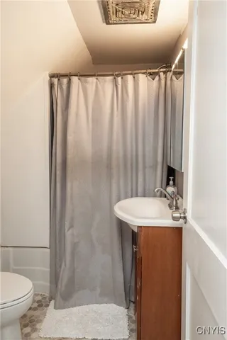 $192,000 | 421 Spruce Street, Utica, NY 13502