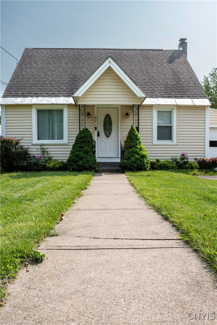 421 Spruce Street Utica, NY 13502 - Photo 5 of 47