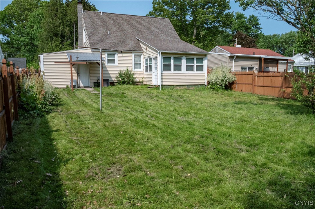 421 Spruce Street Utica, NY 13502 - Photo 7 of 47