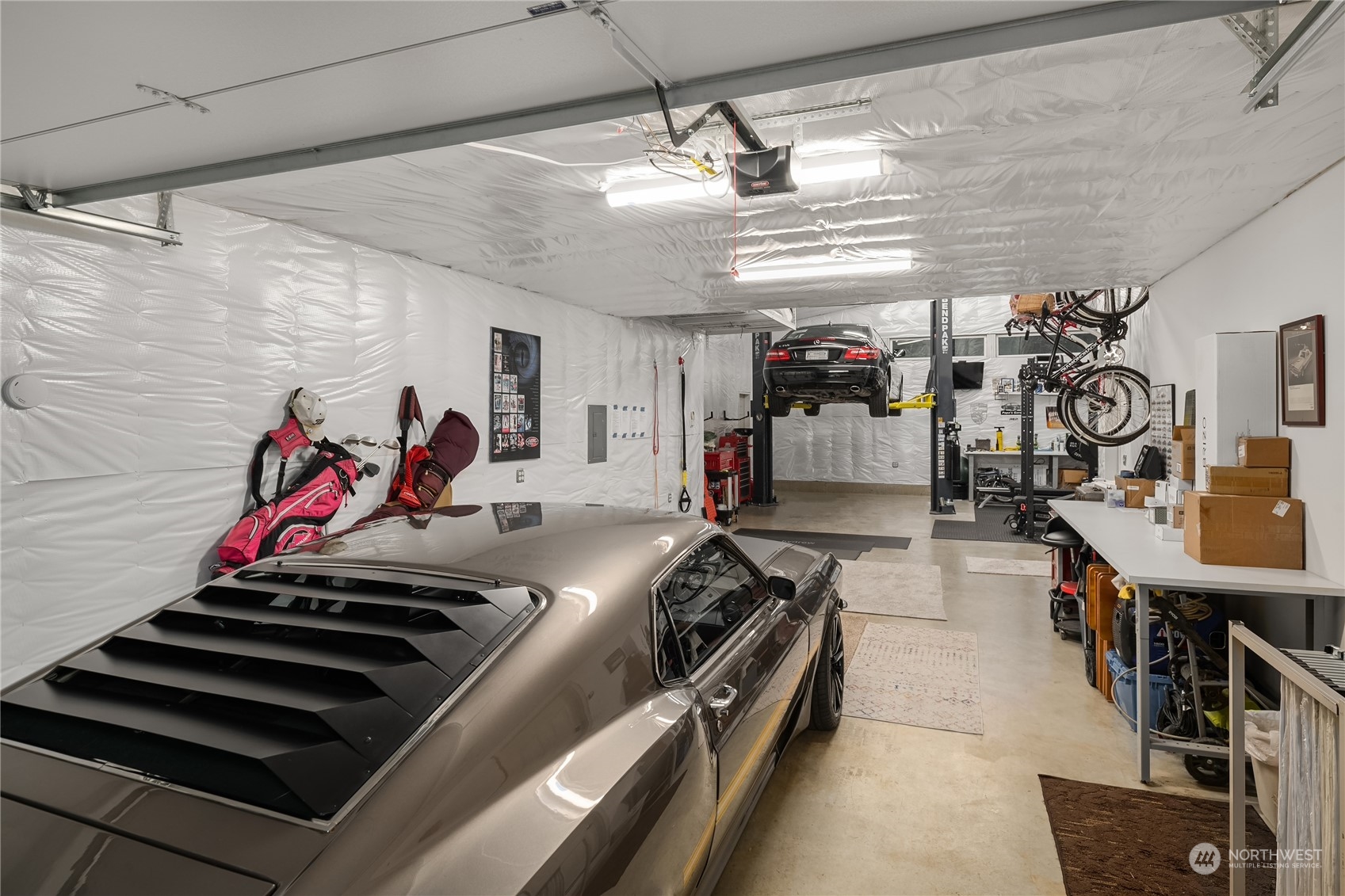 20 Cascade Key Bellevue, WA 98006 - Photo 22 of 38 a view of a room with gym equipment