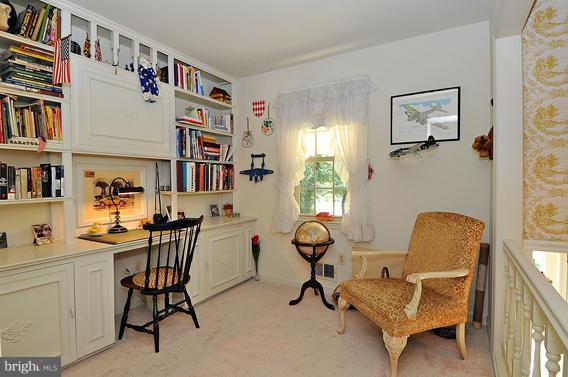 684 Dill Road Severna Park, MD 21146 - Photo 2 of 28 Den