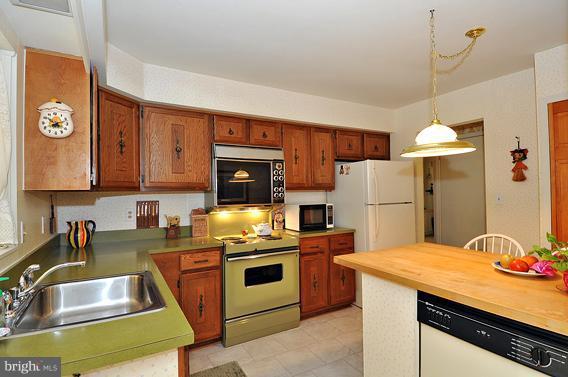 684 Dill Road Severna Park, MD 21146 - Photo 14 of 28 Kitchen