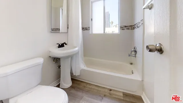 $1,395 | 738 New Hampshire Avenue, Unit 308, Los Angeles, CA 90005