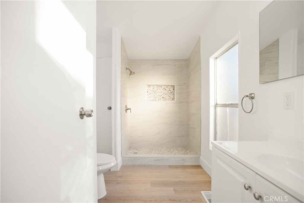 10350 Base Line Road, Unit 128 Rancho Cucamonga, CA 91701 - Photo 24 of 24 a bathroom with a shower