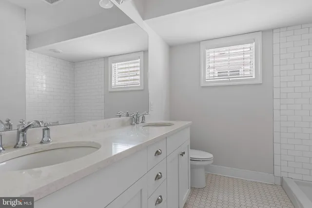 $565,000 | 619 West Mulberry Street, Kennett Square, PA 19348