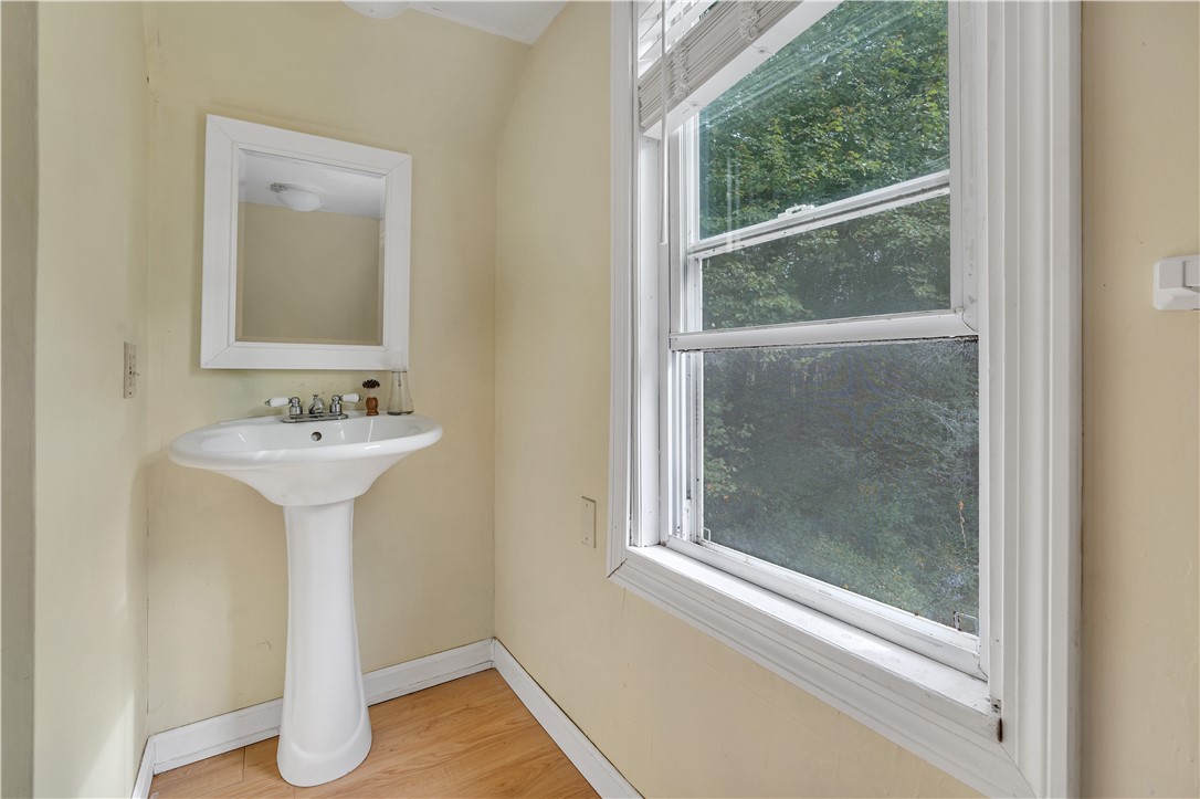 33 Pine Road Glocester, RI 02814 - Photo 18 of 27