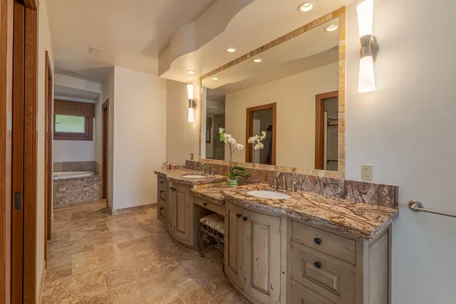 $4,698,000 | 76-863 North Pakalakala Place, Kailua-Kona, HI 96740