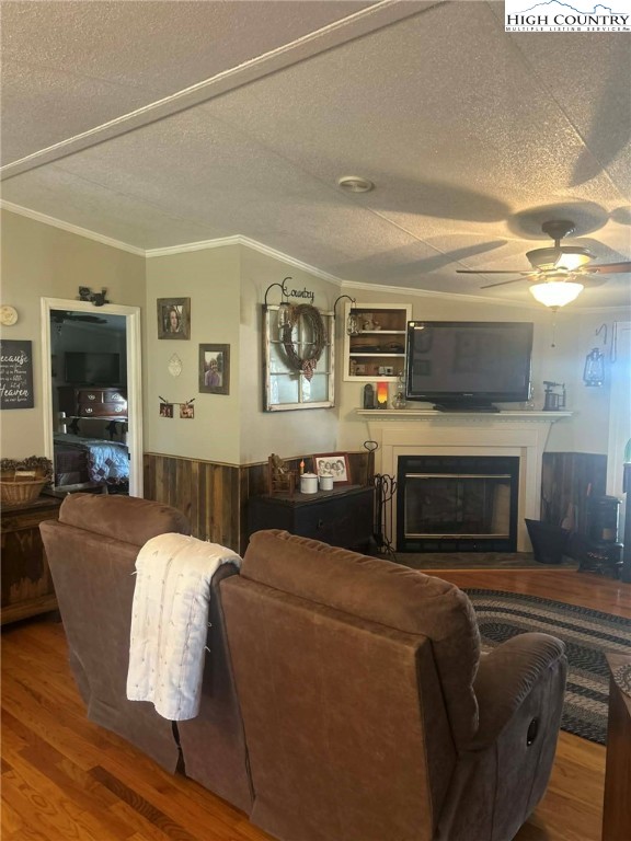 480 Fraser Road Sparta, NC 28675 - Photo 15 of 36 a living room with furniture and flat screen tv