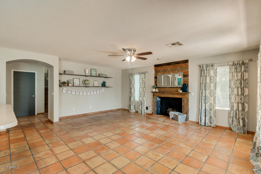 527 West Encinas Street Gilbert, AZ 85233 - Photo 6 of 30 06-Encinas