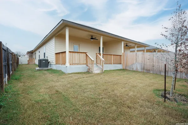 $1,600 | 352 Emma Drive, New Braunfels, TX 78130