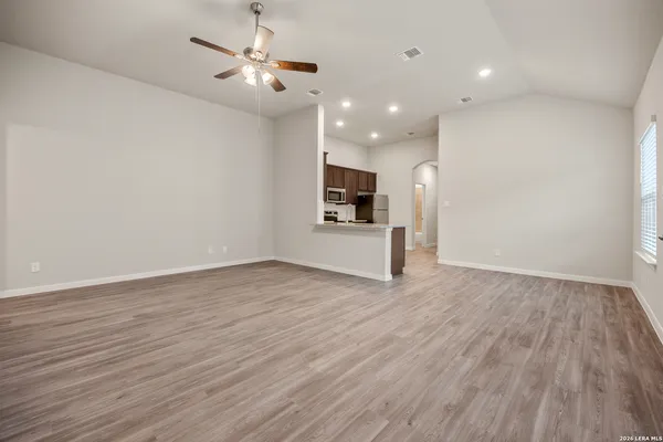 $1,600 | 352 Emma Drive, New Braunfels, TX 78130