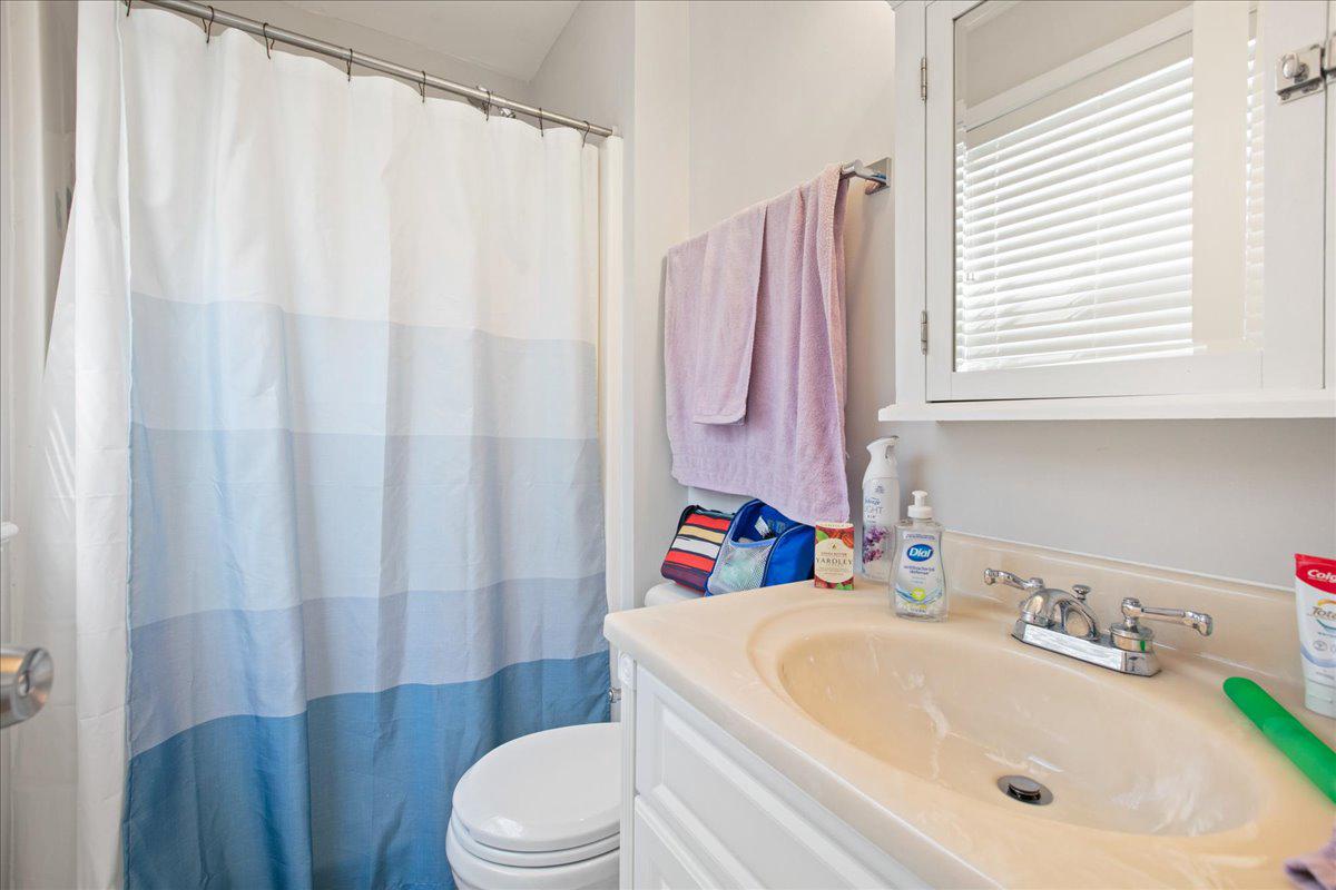 4724 Pole Road Alexandria, VA 22309 - Photo 31 of 54 Ensuite Full Bathroom to Bedroom 2
