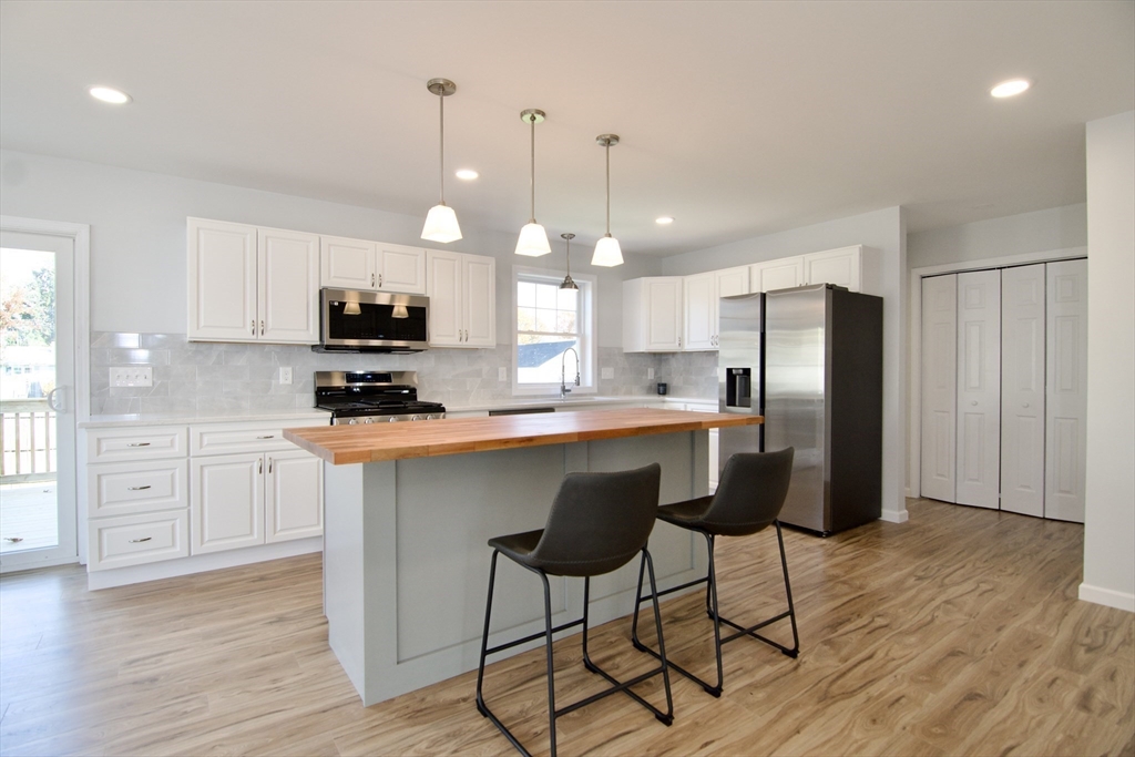 77 Lorimer Street Springfield, MA 01151 - Photo 13 of 42 Gallery Image 13