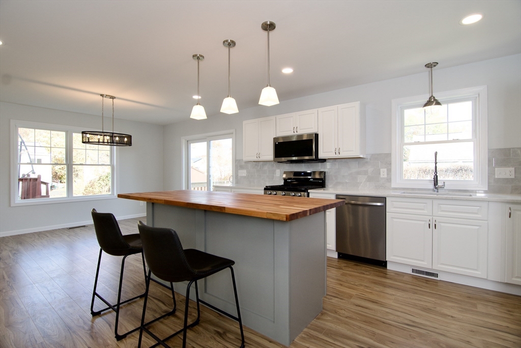 77 Lorimer Street Springfield, MA 01151 - Photo 17 of 42 Gallery Image 17