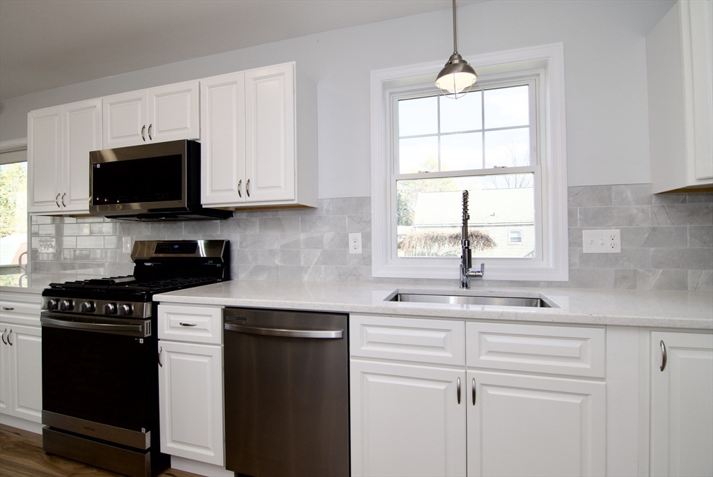 77 Lorimer Street Springfield, MA 01151 - Photo 19 of 42 Gallery Image 19