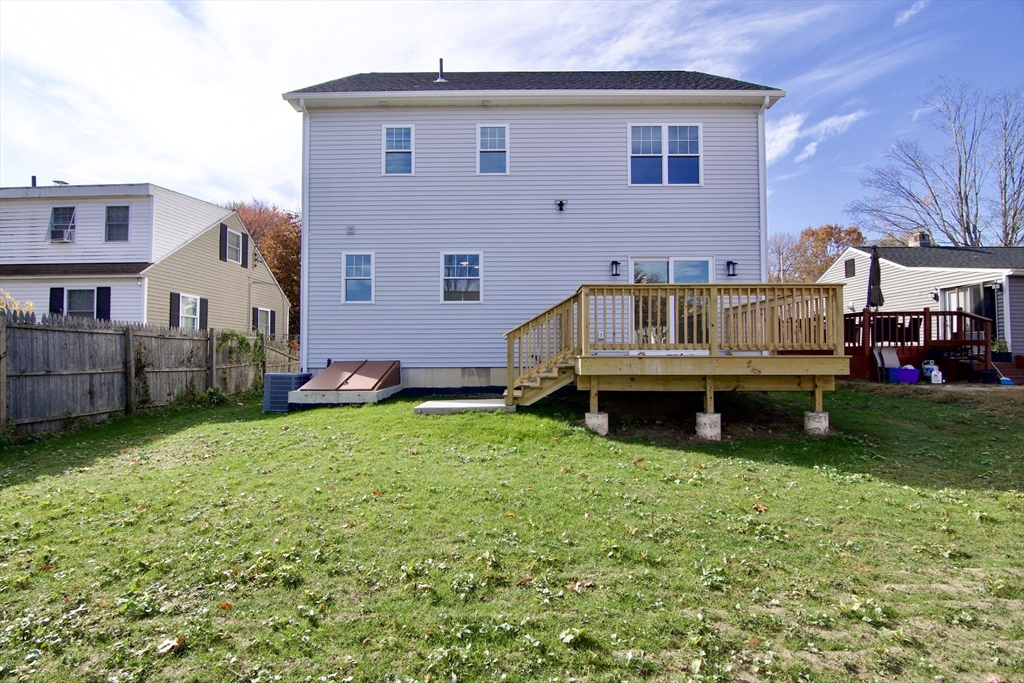 77 Lorimer Street Springfield, MA 01151 - Photo 3 of 42 Gallery Image 3