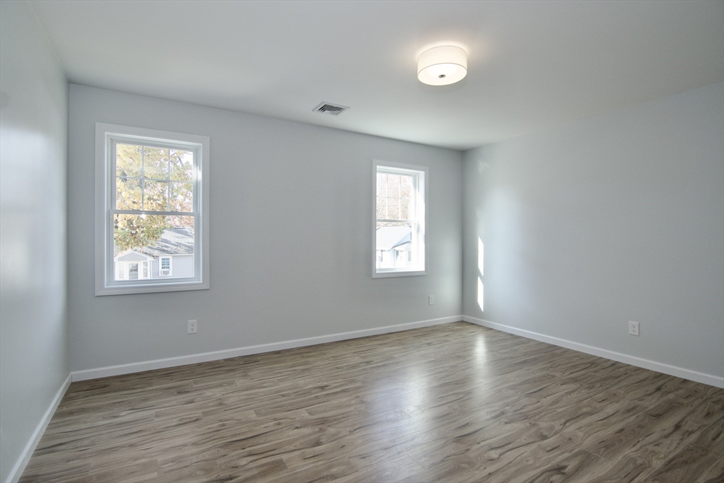 77 Lorimer Street Springfield, MA 01151 - Photo 32 of 42 Gallery Image 32