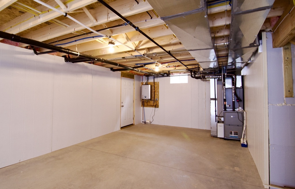 77 Lorimer Street Springfield, MA 01151 - Photo 39 of 42 Gallery Image 39