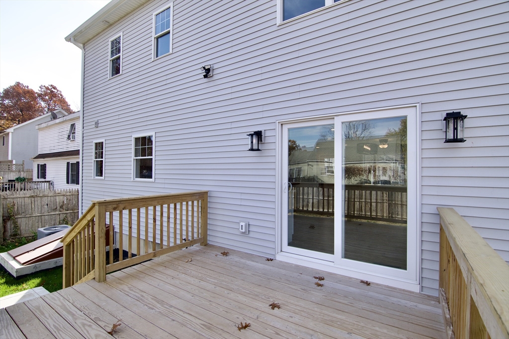 77 Lorimer Street Springfield, MA 01151 - Photo 4 of 42 Gallery Image 4