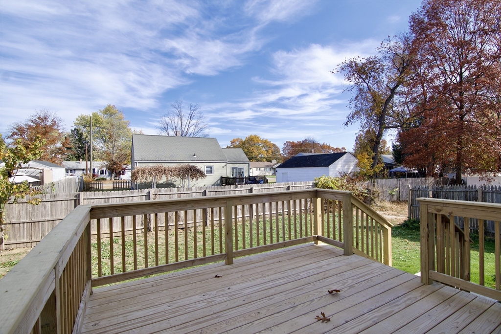 77 Lorimer Street Springfield, MA 01151 - Photo 5 of 42 Gallery Image 5
