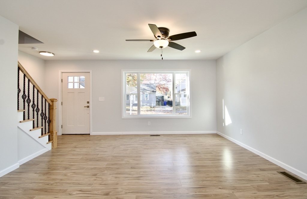 77 Lorimer Street Springfield, MA 01151 - Photo 9 of 42 Gallery Image 9
